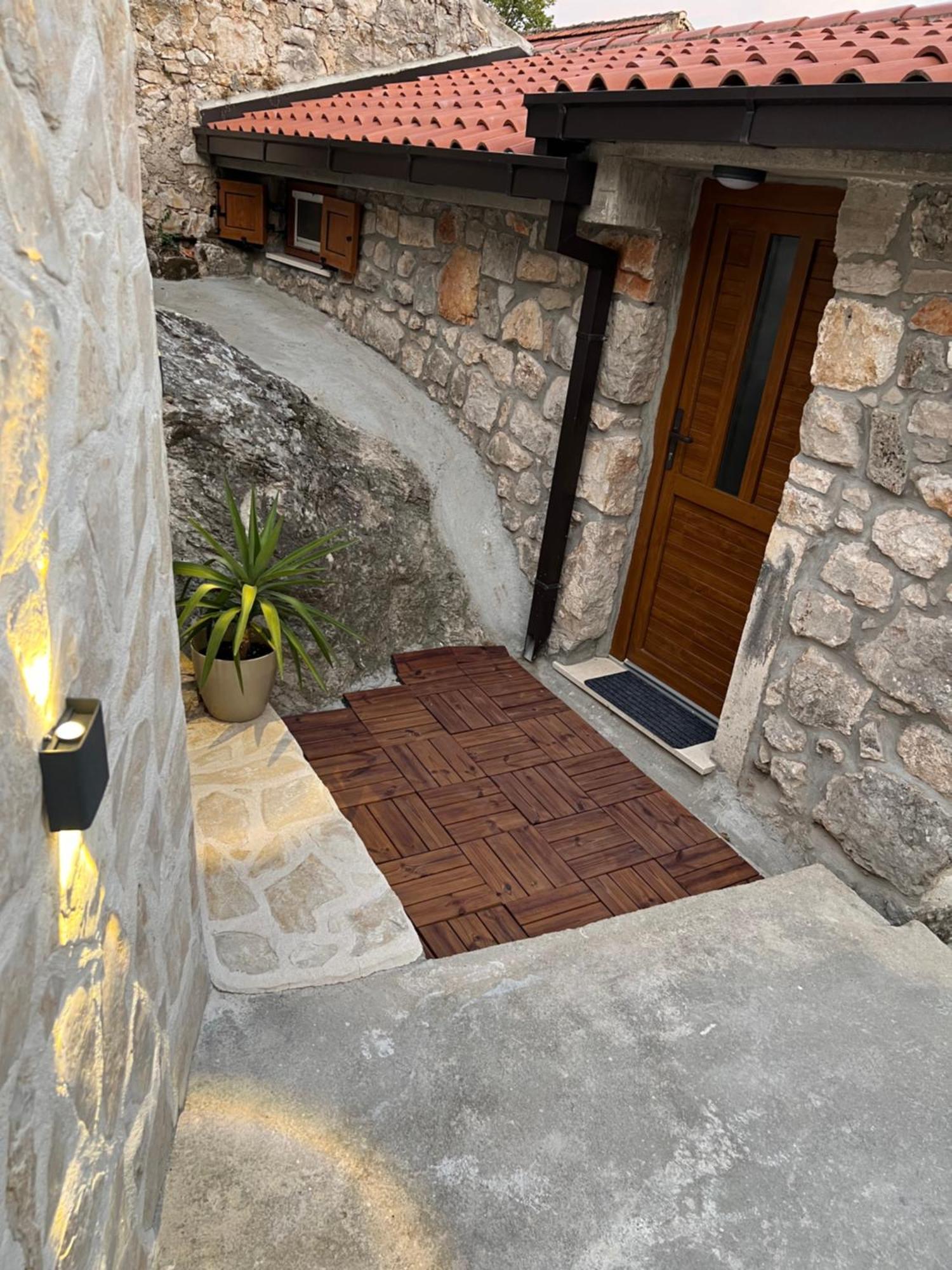 Monte Cristo Wines & Rooms Kuna Peljeska Exterior photo